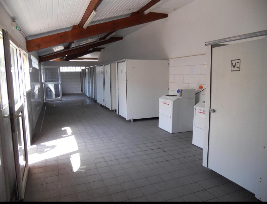 Vacances Familiales Dans Camping Avec Piscine Frejus Bagian luar foto