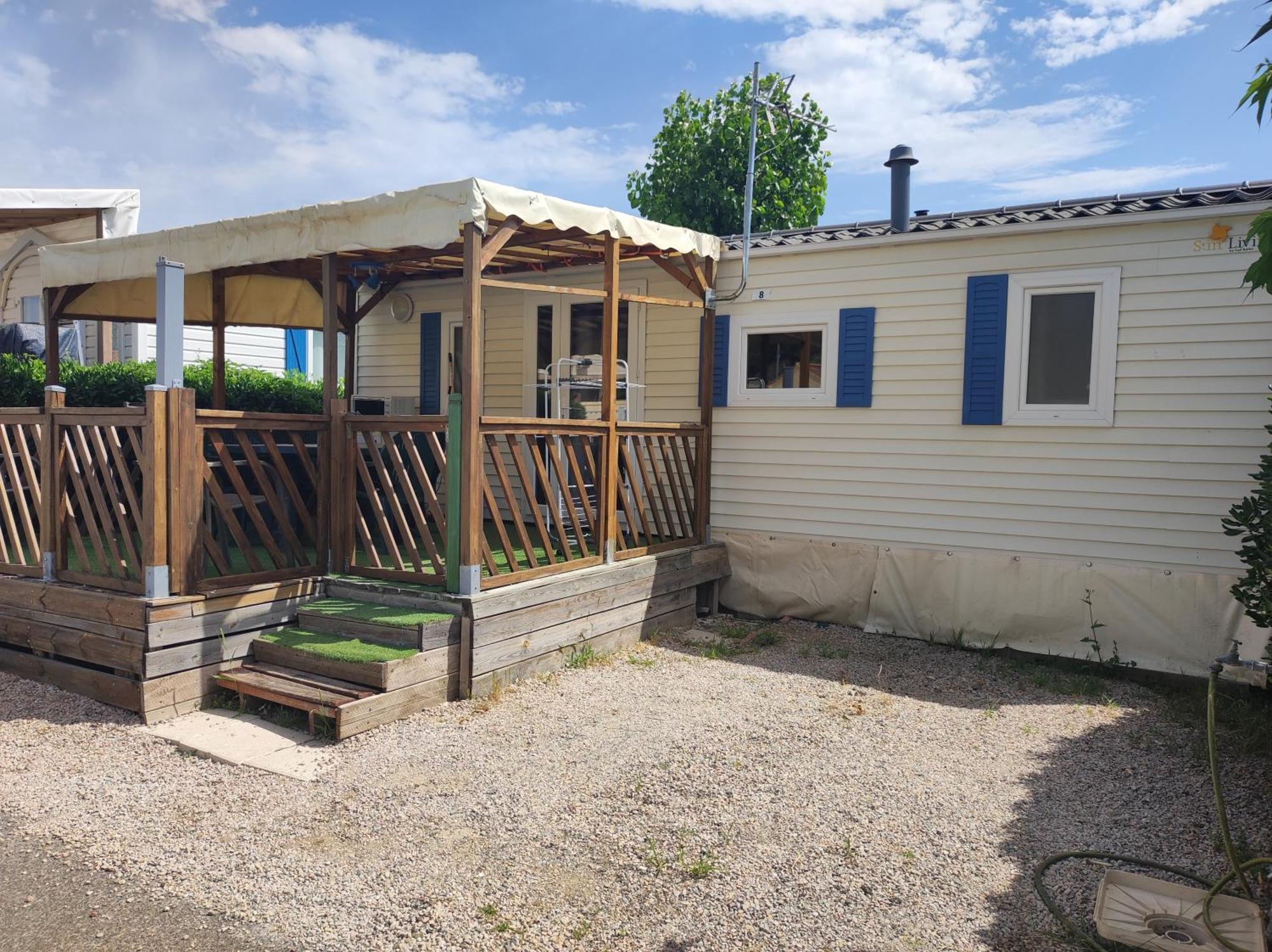 Vacances Familiales Dans Camping Avec Piscine Frejus Ruang foto