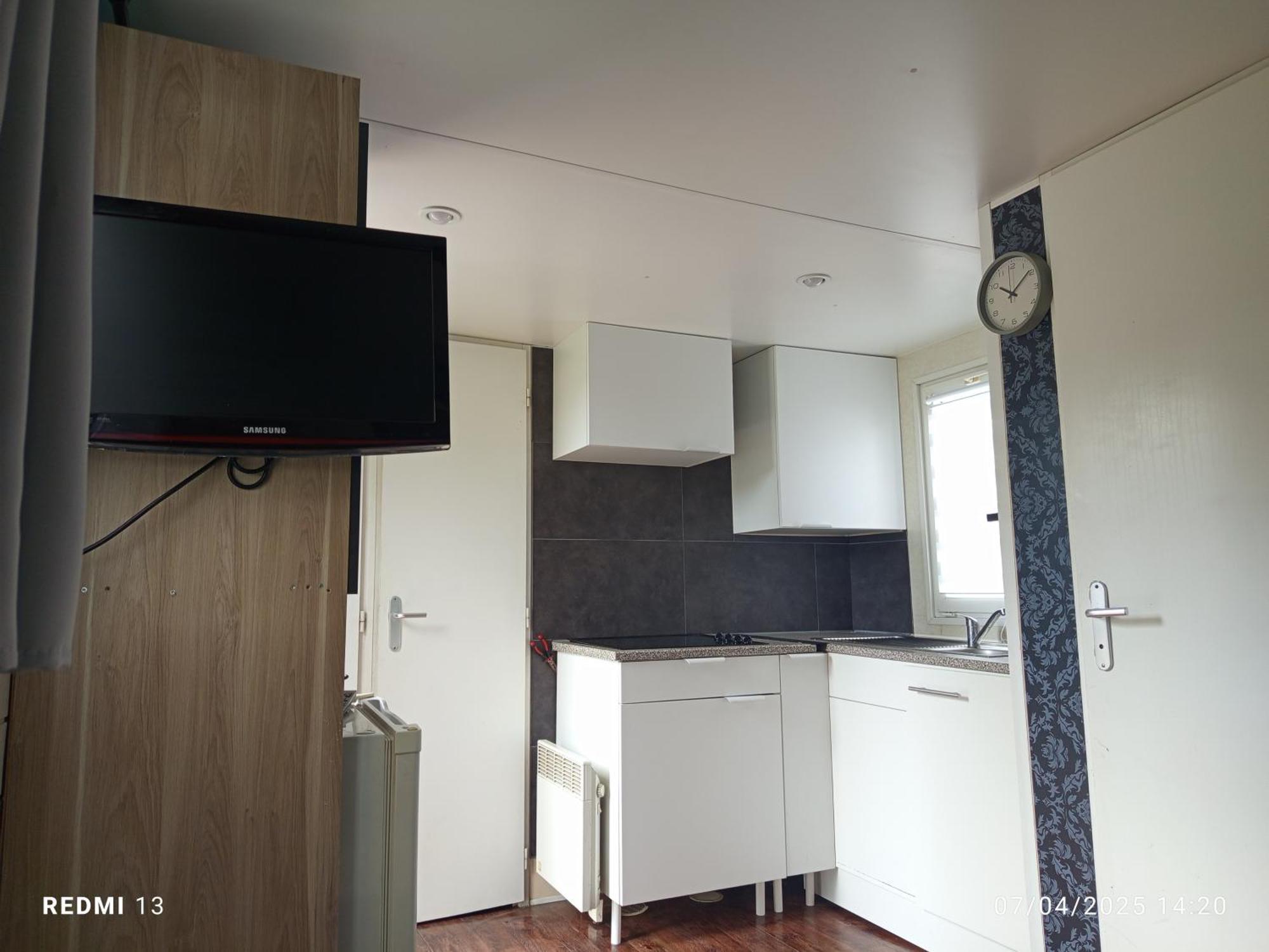 Vacances Familiales Dans Camping Avec Piscine Frejus Ruang foto